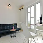 Helena Apartman