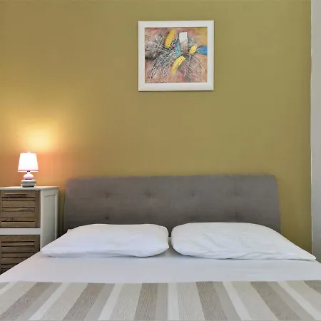 Helena Appartement *