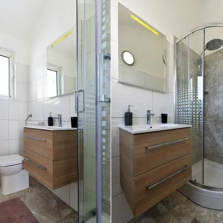 Helena 아파트 무르테르