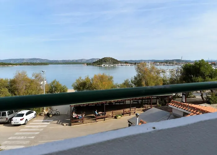 Helena Apartman Murter